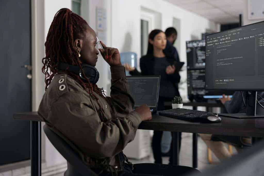 Quando a aplicação resolve o fluxo certo, a operação para de improvisar